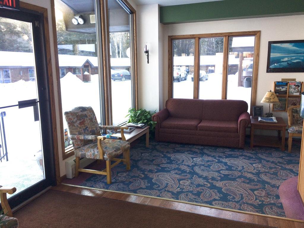 Cedar Motor Inn ماركيت المظهر الخارجي الصورة