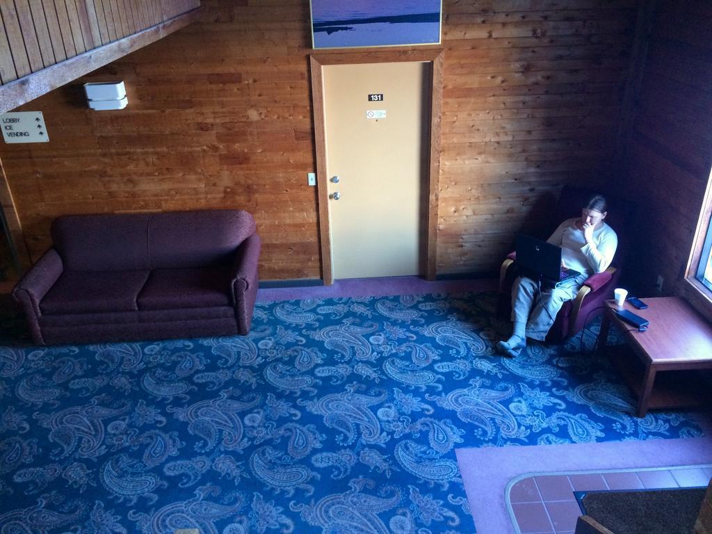 Cedar Motor Inn ماركيت المظهر الخارجي الصورة