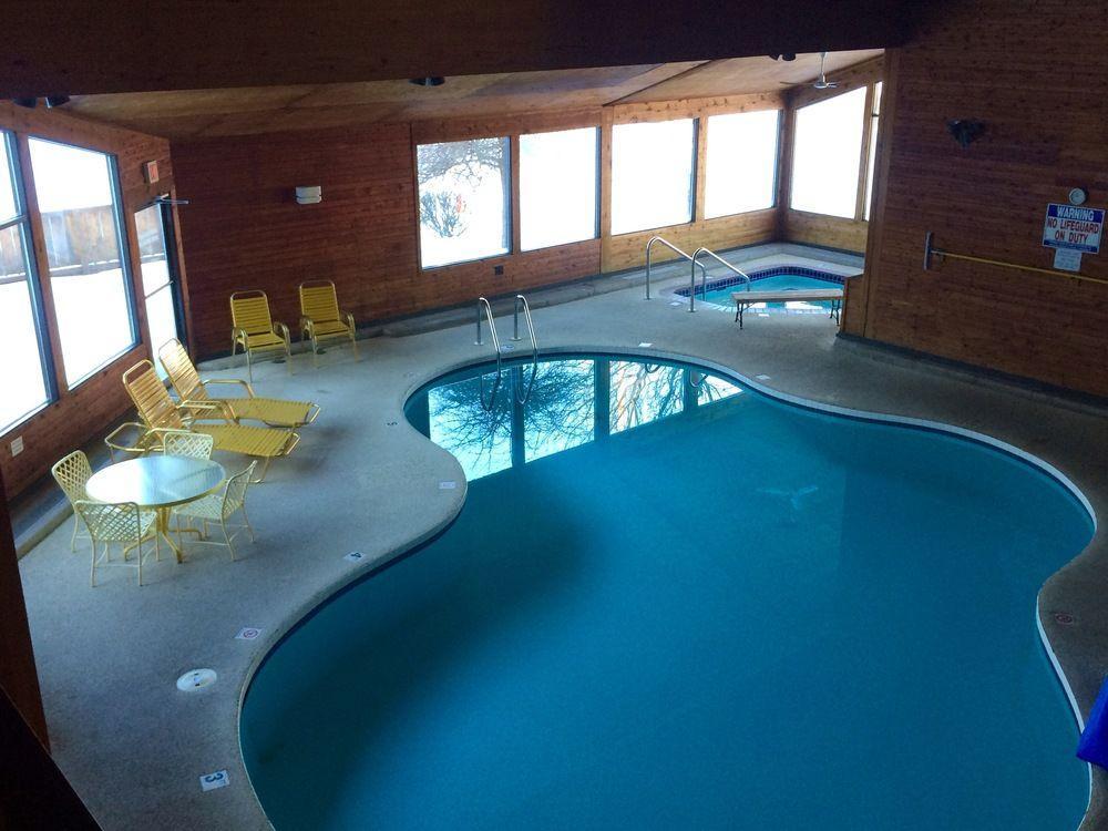 Cedar Motor Inn ماركيت المظهر الخارجي الصورة