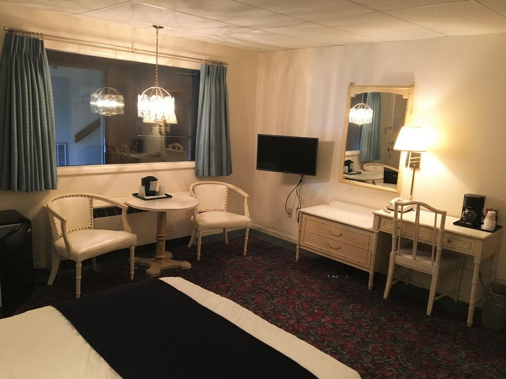 Cedar Motor Inn ماركيت المظهر الخارجي الصورة