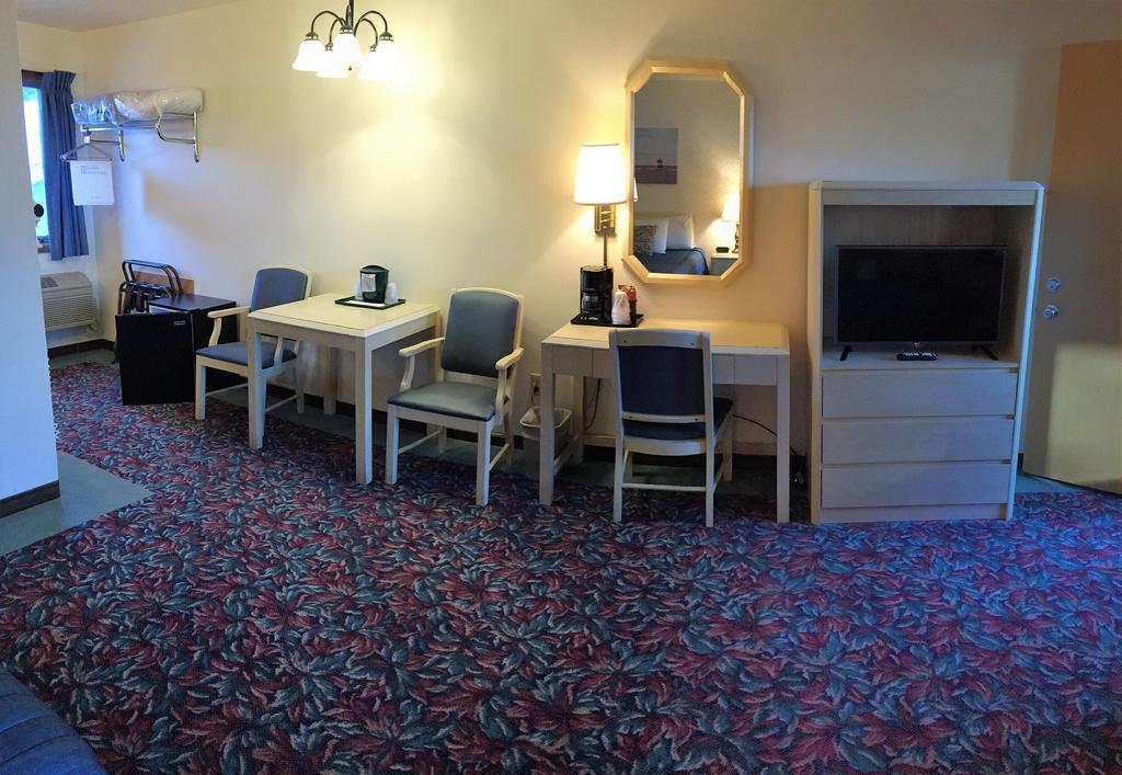 Cedar Motor Inn ماركيت المظهر الخارجي الصورة