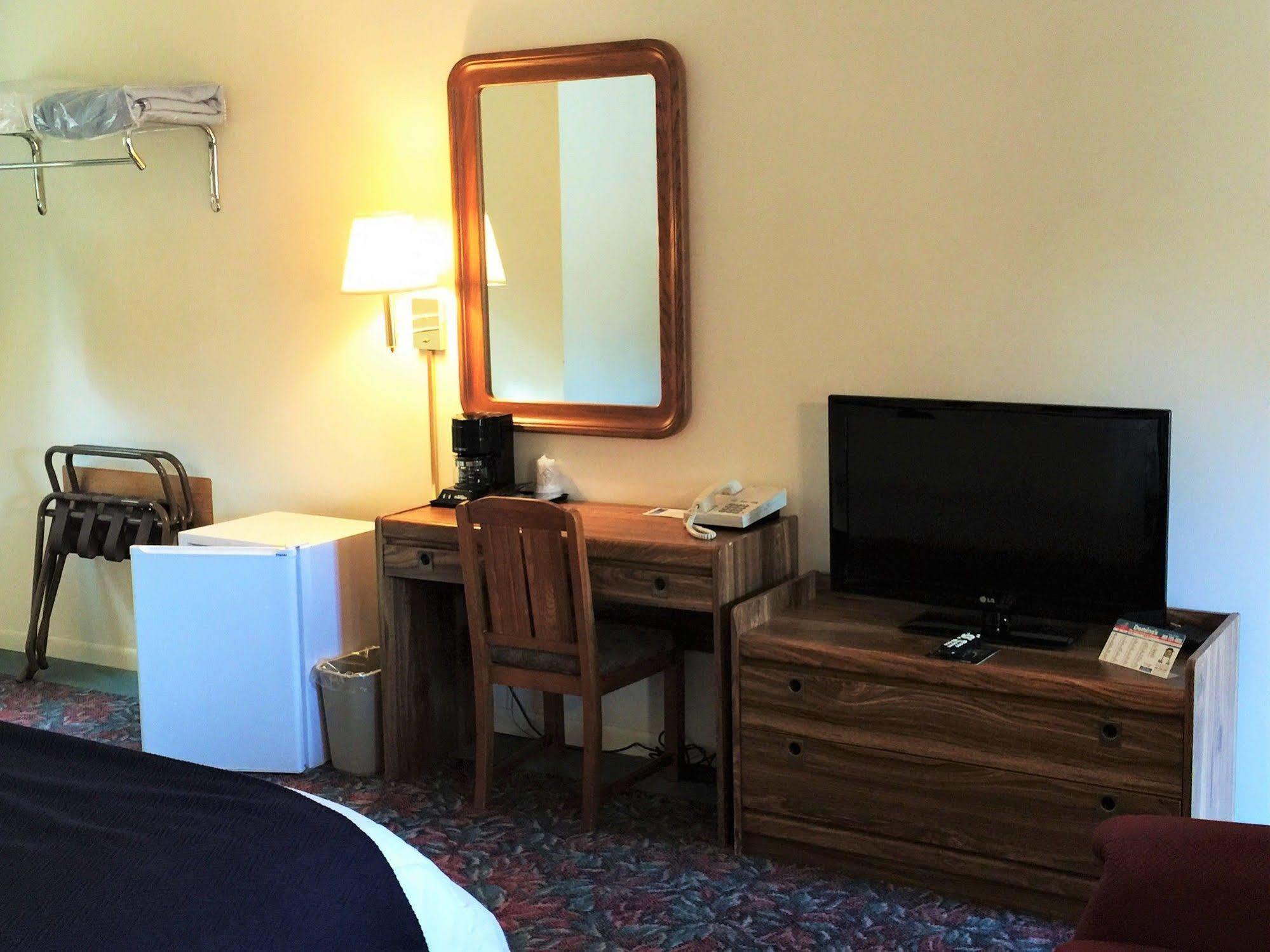 Cedar Motor Inn ماركيت المظهر الخارجي الصورة
