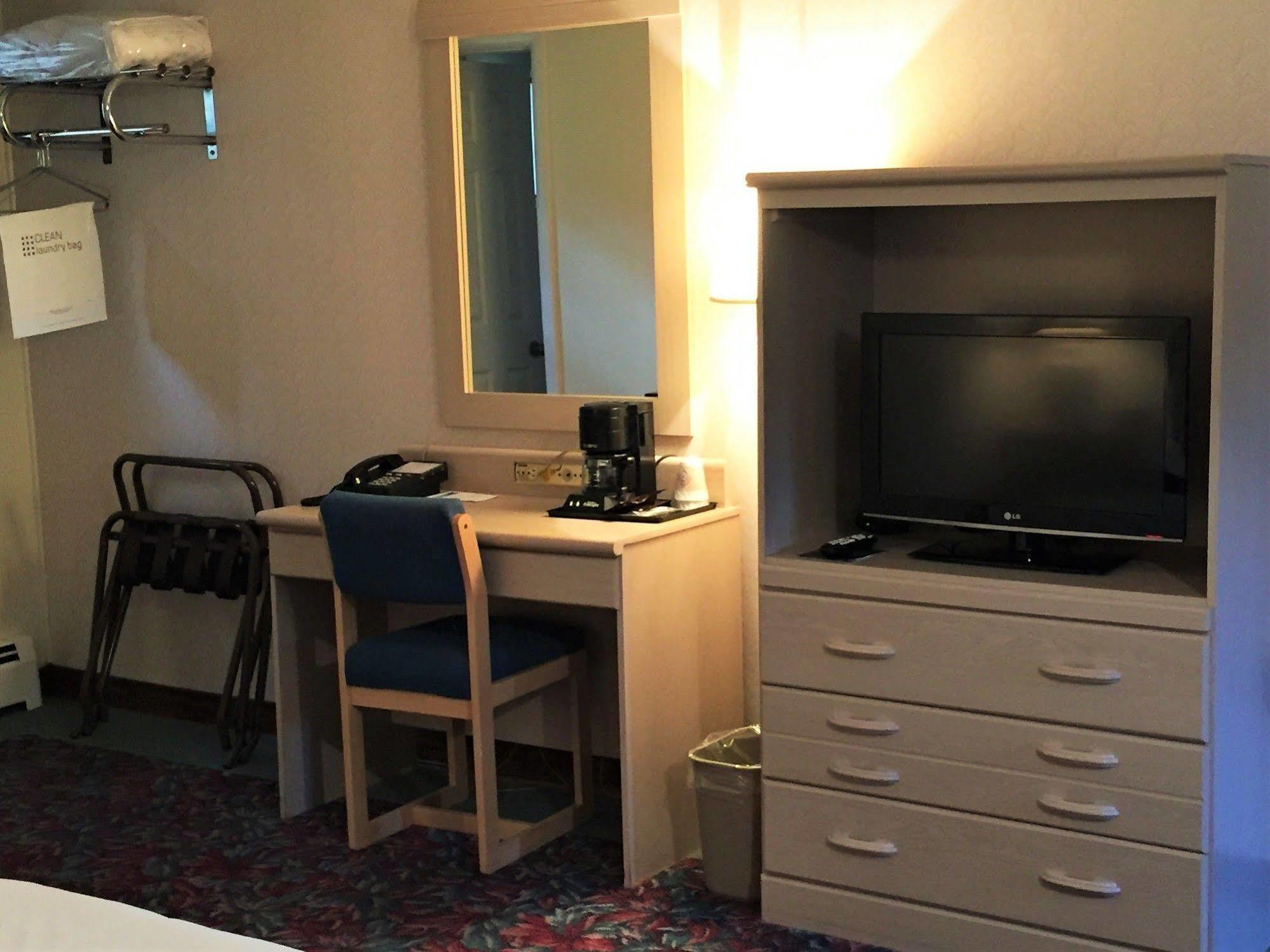 Cedar Motor Inn ماركيت المظهر الخارجي الصورة