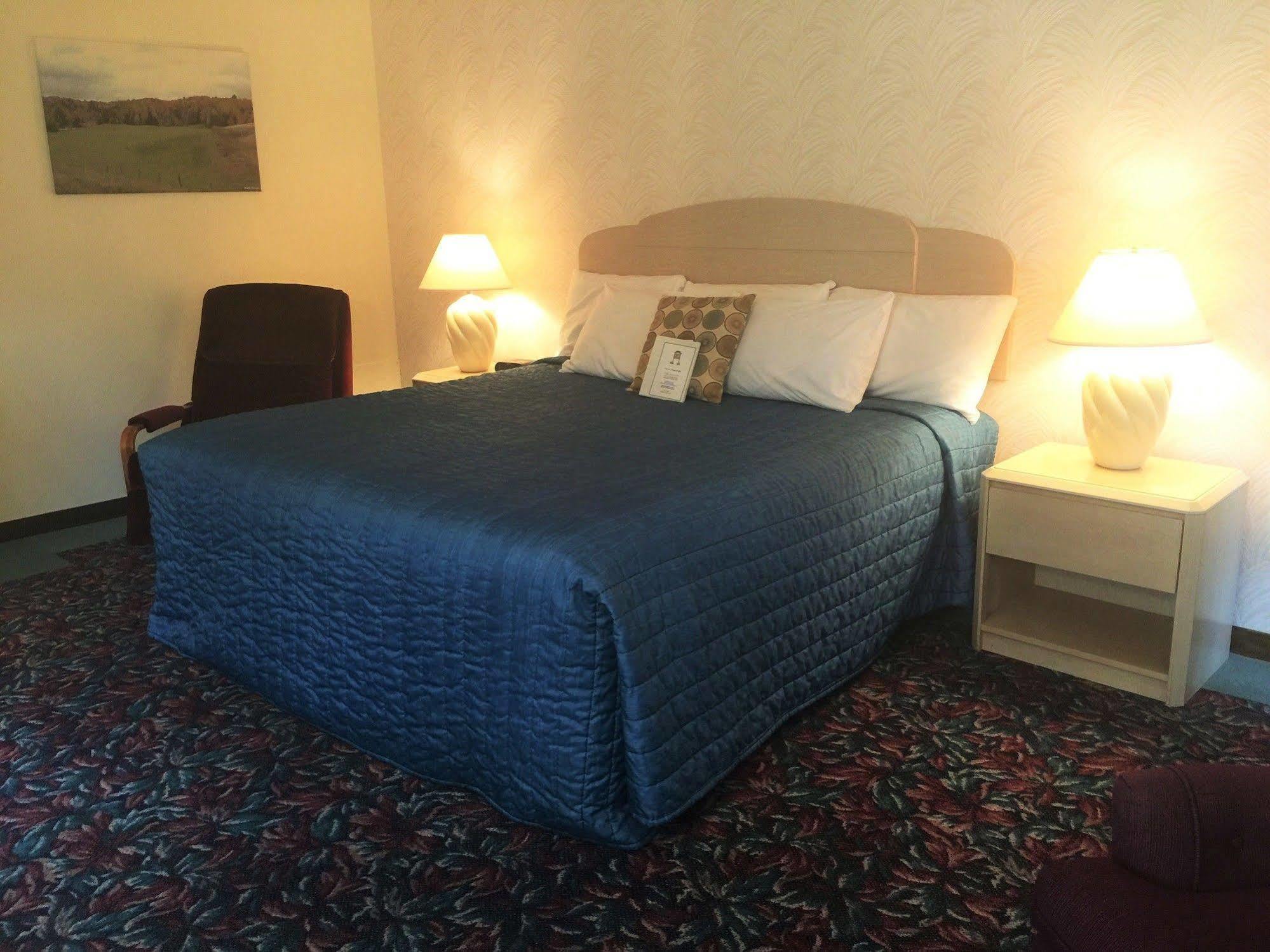 Cedar Motor Inn ماركيت المظهر الخارجي الصورة