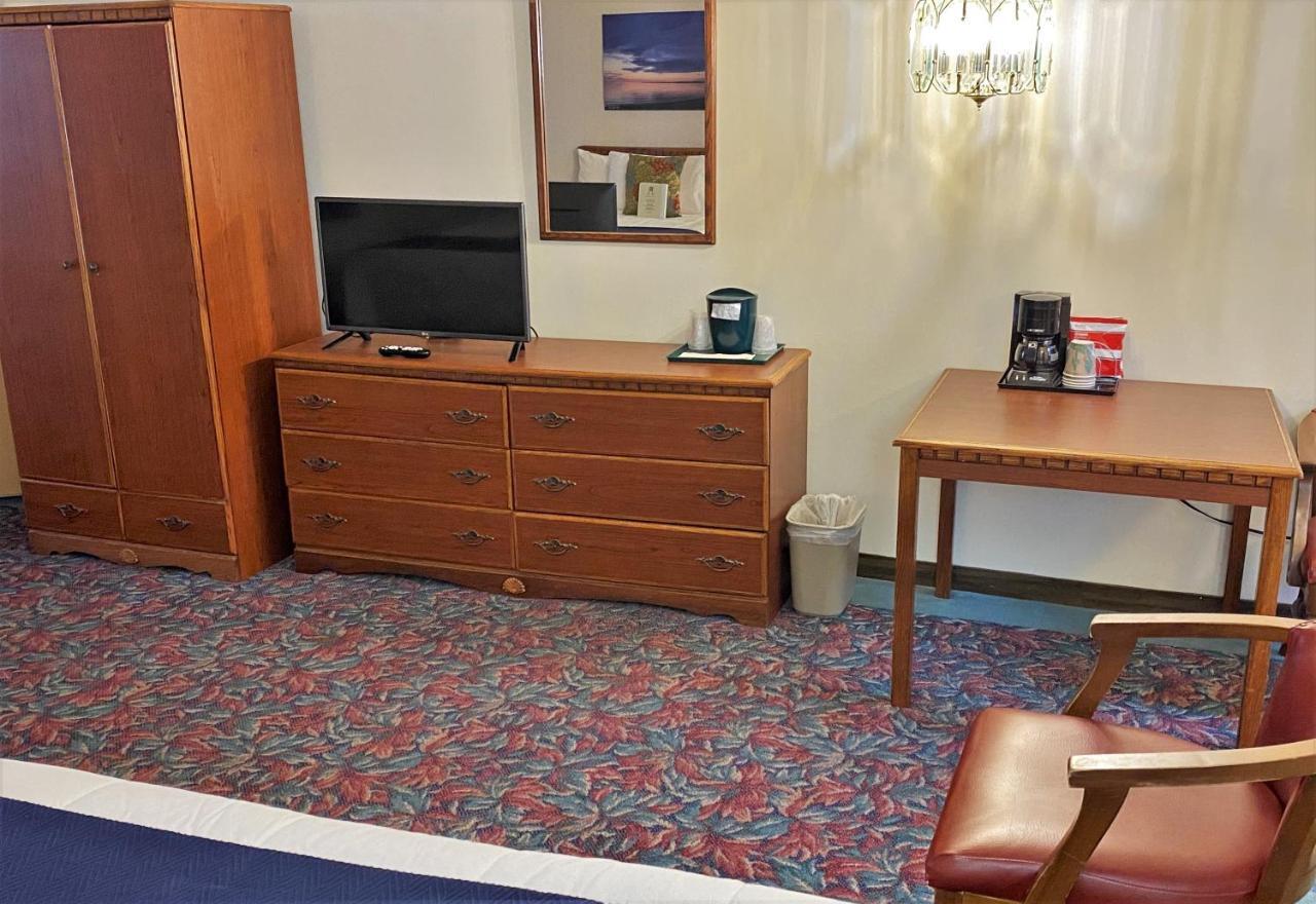 Cedar Motor Inn ماركيت المظهر الخارجي الصورة