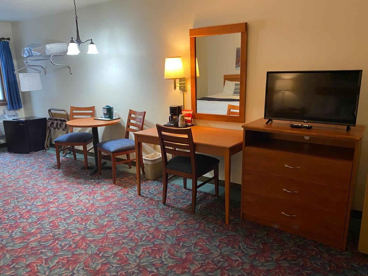 Cedar Motor Inn ماركيت المظهر الخارجي الصورة