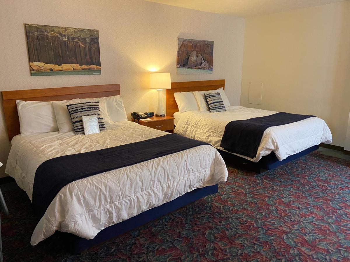 Cedar Motor Inn ماركيت المظهر الخارجي الصورة